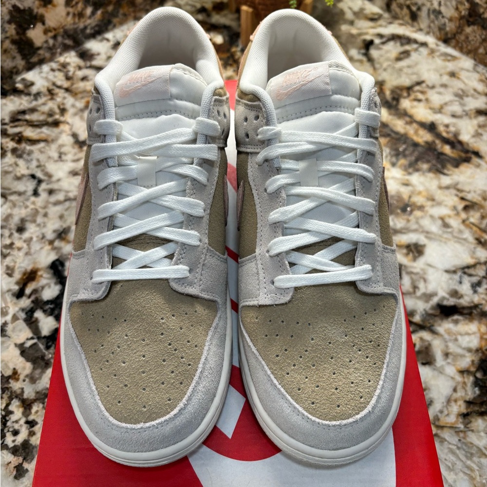 Nike Suede Sneakers in tan and Pink NEW - Picture 3 of 9